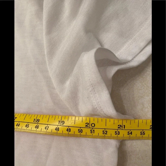 The North Face Logo Play White T-Shirt - Picture 5 of 5